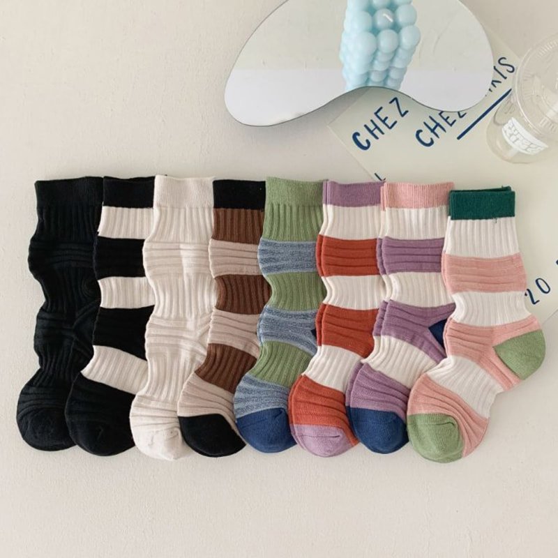 Meias de lanterna, meias intestinais grosos, meias personalizadas famosas da Internet, roupas femininas de primavera e verão, meias de tubo médio de cor, coloridas contrastantes, meias de estacas japonesas Meias de lanterna, meias intestinais grosos, meias personalizadas famosas da Internet, roupas femininas de primavera e verão, meias de tubo médio de cor, coloridas contrastantes, meias de estacas japonesas