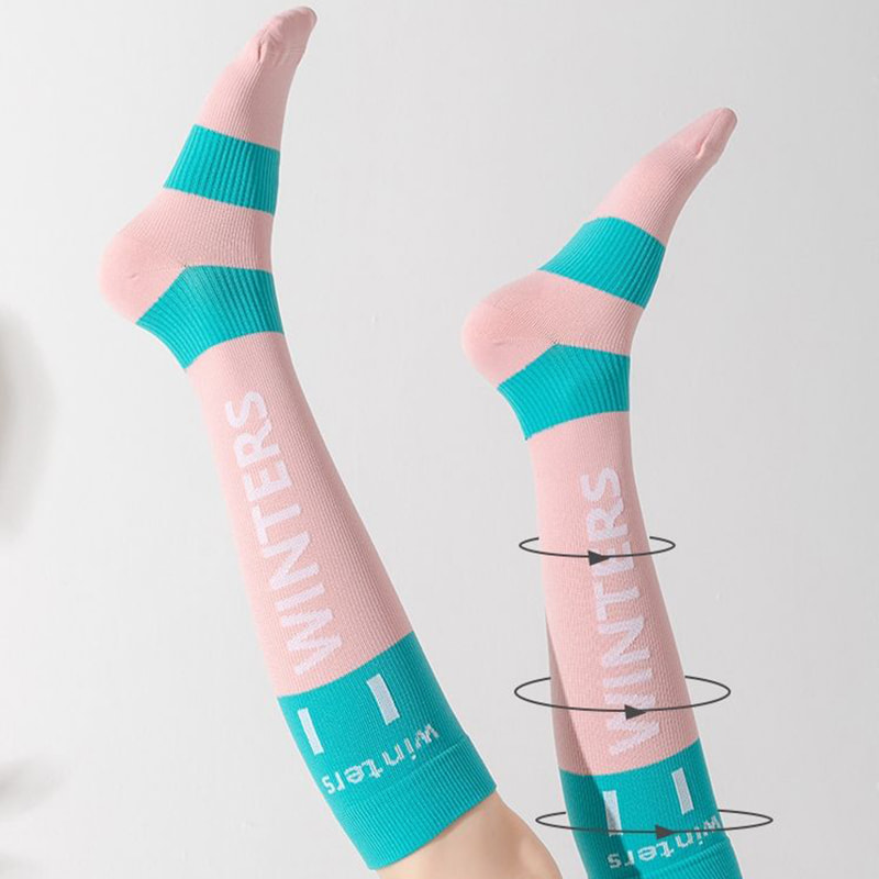 Músculos esportivos podem comprimir meias para a aptidão profissional feminina, correndo, pular corda, pressão, pernas em declínio, meias de bezerro Músculos esportivos podem comprimir meias para a aptidão profissional feminina, correndo, pular corda, pressão, pernas em declínio, meias de bezerro