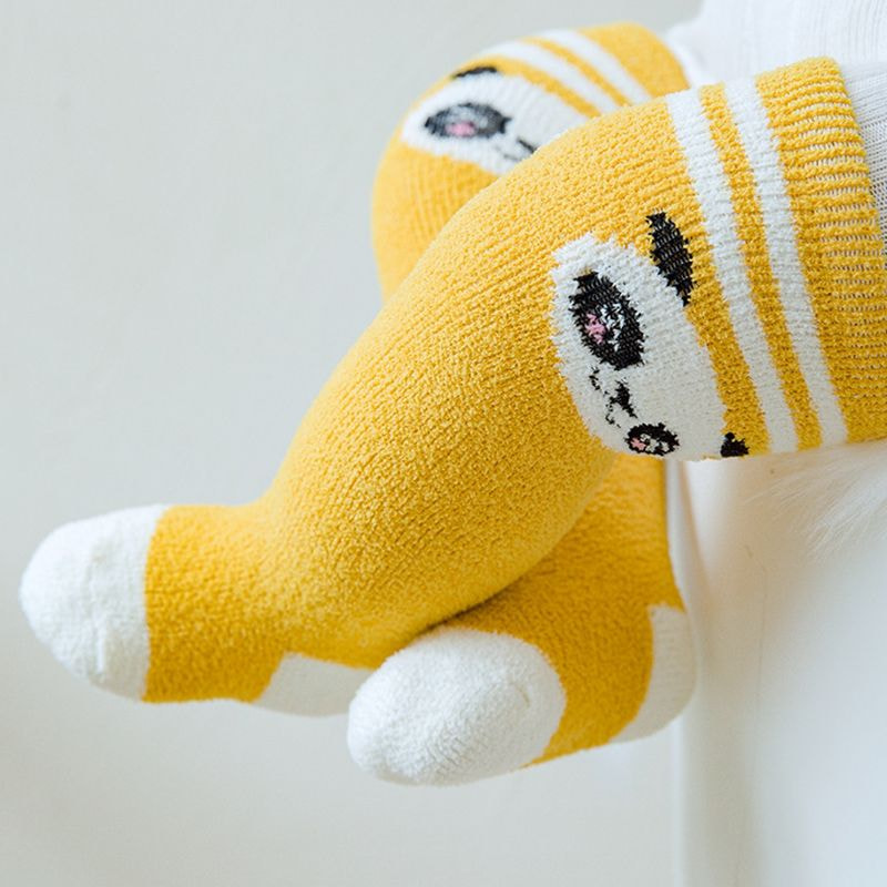 Meias longas de bebê em estoque outono e inverno grosso de veludo de coral de coral e mulheres meias de joelho recém -nascido meias longas